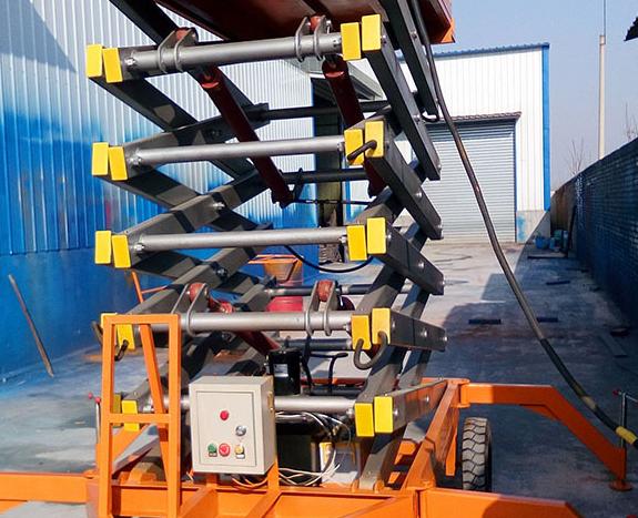 可伸縮臺面升降臺，有著較高的承載能力